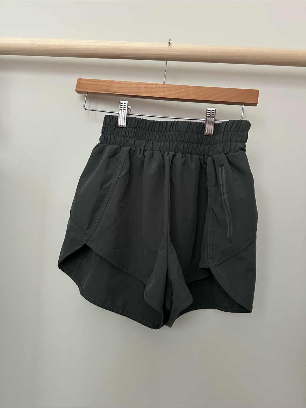 High-Waist Women’s Athletic Shorts — Dark Green